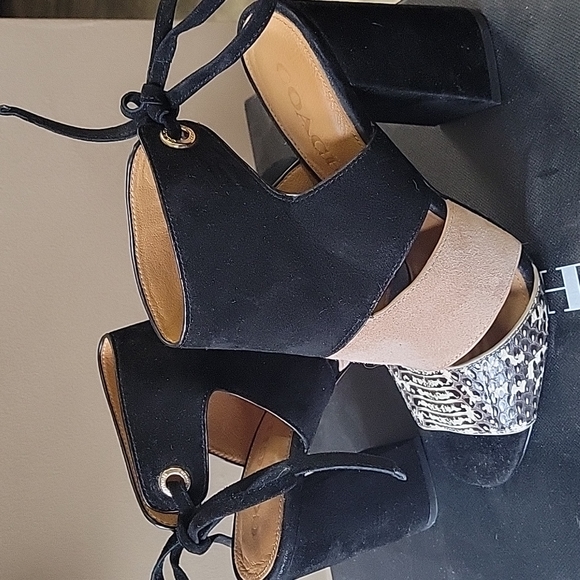 Coach Minetta Heel - Picture 10 of 10